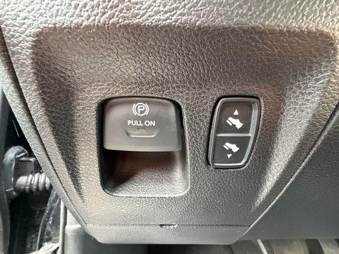 Used 2020 RAM 1500 Laramie AWD/4WD image 19
