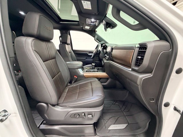 Certified 2022 Chevrolet Silverado 1500 High Country w/ High Country Premium Package AWD/4WD image 28