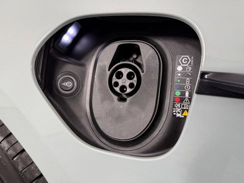 Certified 2026 Porsche Taycan GTS AWD/4WD image 46