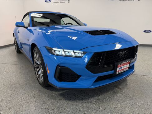 Used 2025 Ford Mustang GT Premium image 33