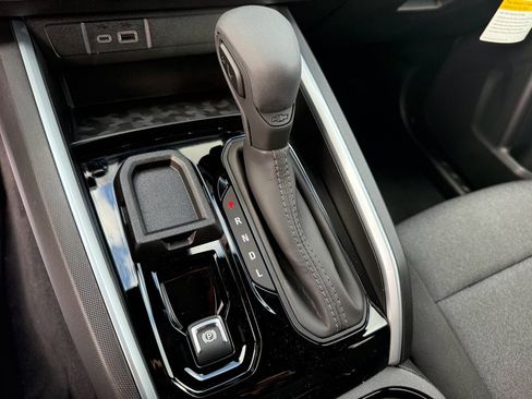 New 2025 Chevrolet Colorado W/T image 12