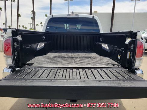 Used 2023 Toyota Tacoma TRD Off-Road w/ Black Out Package (TMS) AWD/4WD image 13