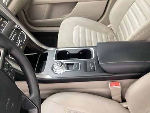 Used 2017 Ford Fusion SE w/ Fusion SE Technology Package image 24