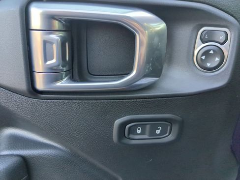 Used 2026 Jeep Wrangler Rubicon image 11