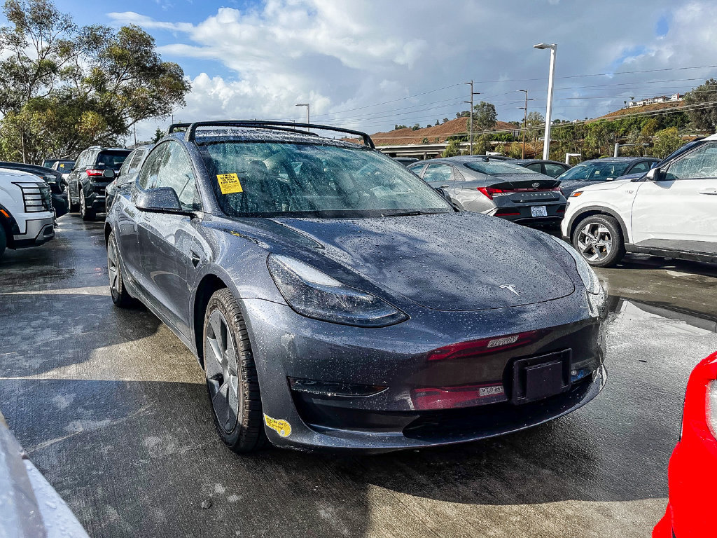 Used 2023 Tesla Model 3 Standard Range RWD image 2