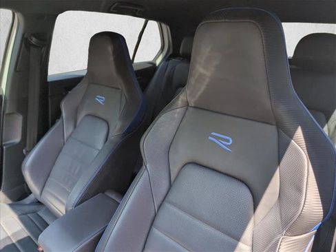 Used 2023 Volkswagen Golf 20th Anniversary Edition image 10