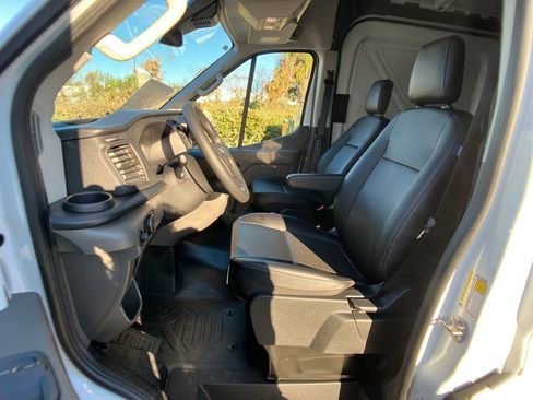 New 2026 Ford Transit 250 148 Medium Roof image 25