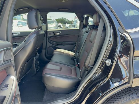 Certified 2022 Ford Edge Titanium w/ Equipment Group 301A AWD/4WD image 11
