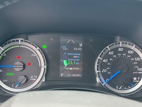 Used 2021 Toyota Highlander LE image 40