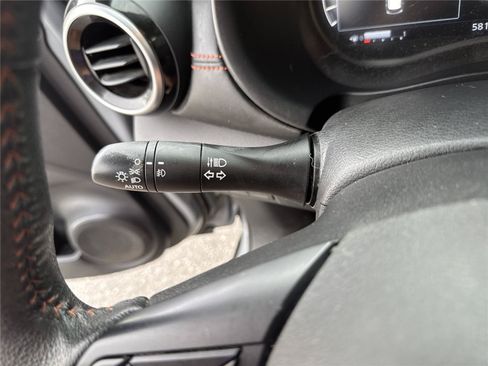 Used 2021 Nissan Kicks SR w/ SR Premium Package FWD image 21