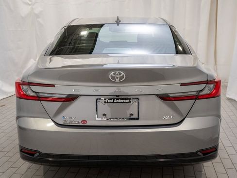 Used 2025 Toyota Camry XLE image 5