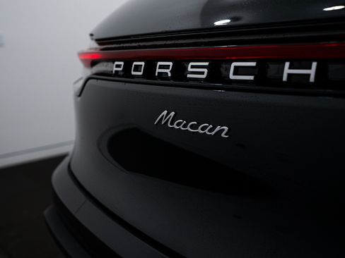 Certified 2026 Porsche Macan AWD/4WD image 26