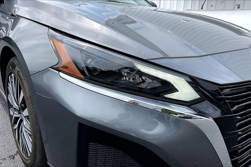 Used 2025 Nissan Altima 2.5 SV FWD image 29