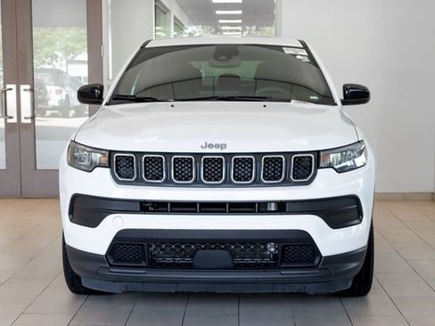 Used 2023 Jeep Compass Sport AWD/4WD image 4