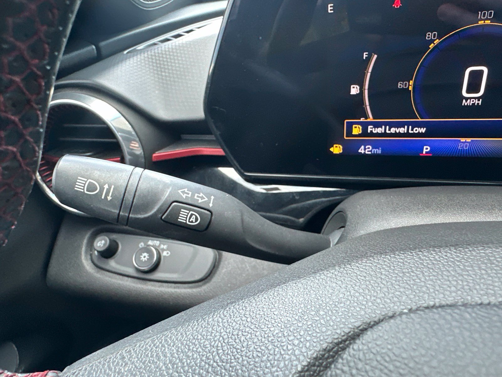 Used 2024 Chevrolet Trax RS FWD image 29