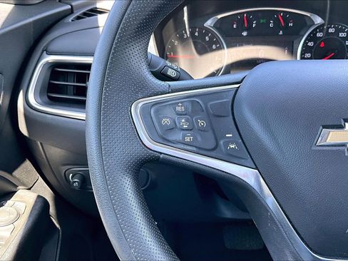 Used 2021 Chevrolet Equinox LT FWD image 18
