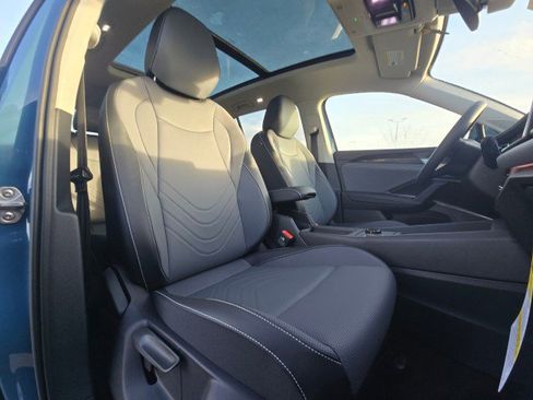 New 2026 Volkswagen Tiguan SE AWD/4WD image 12