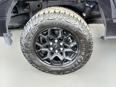 Used 2024 Ford F150 XLT w/ XLT Black Appearance Package image 36