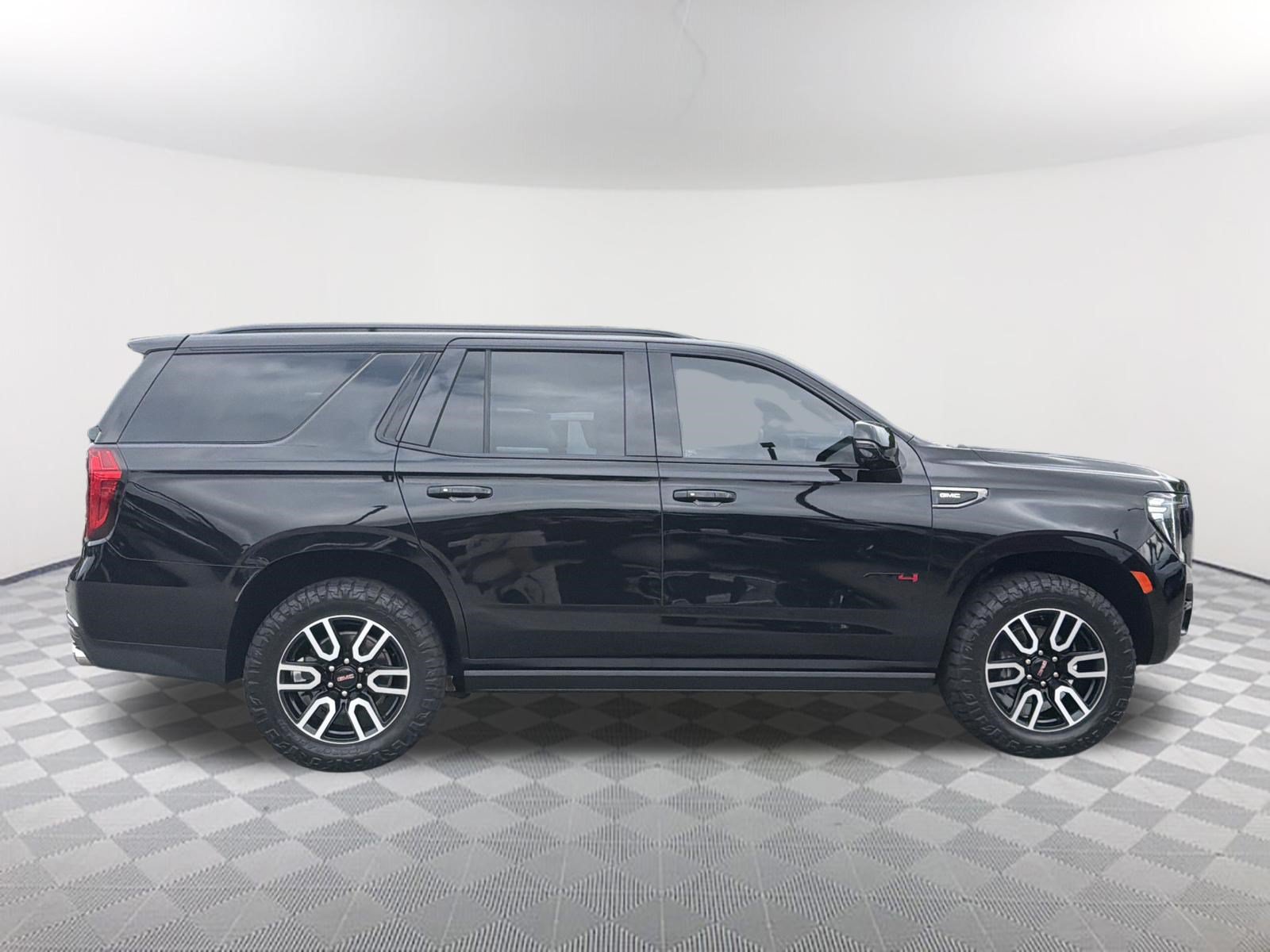 Certified 2023 GMC Yukon AT4 w/ AT4 Premium Plus Package AWD/4WD image 5