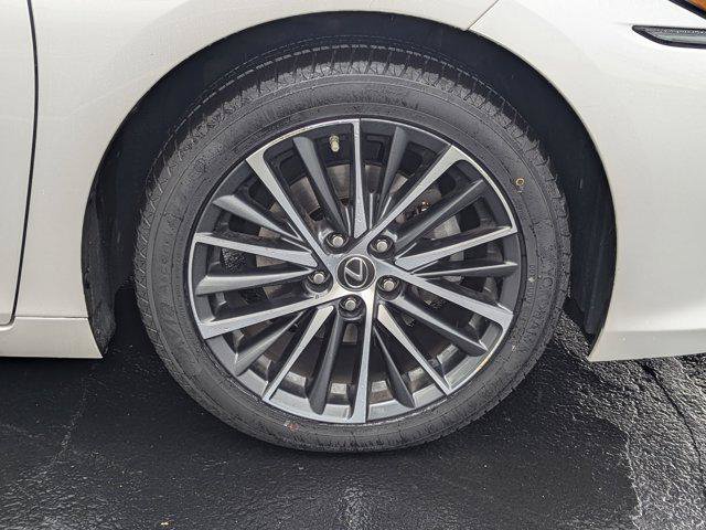 Used 2022 Lexus ES 350 w/ Premium Package FWD image 10