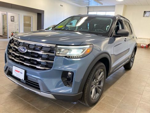 New 2026 Ford Explorer Active w/ Active Comfort Package image 4