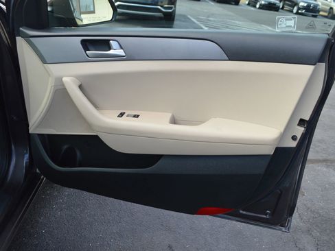 Used 2016 Hyundai Sonata SE image 17