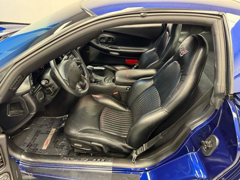 Used 2004 Chevrolet Corvette Z06 w/ Z06 Preferred Equipment Group RWD image 16