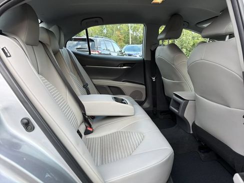 Used 2022 Toyota Camry SE FWD image 15