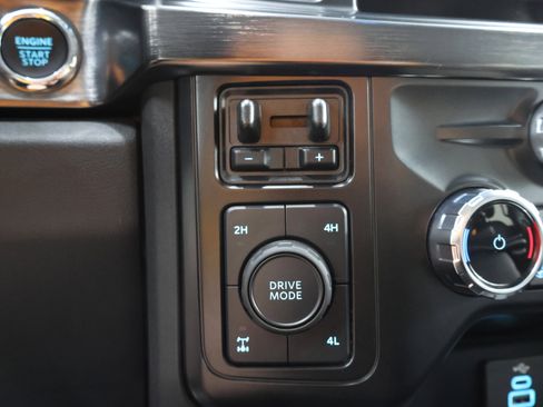 Used 2024 Ford F350 Lariat w/ Sport Appearance Package AWD/4WD image 59