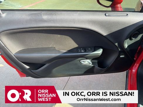 Used 2016 Dodge Challenger R/T image 11