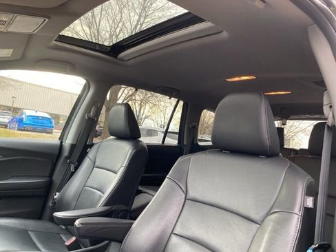 Used 2022 Honda Pilot Special Edition image 2