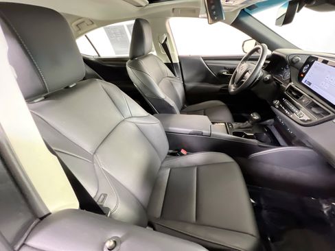 Used 2024 Lexus ES 300h image 27