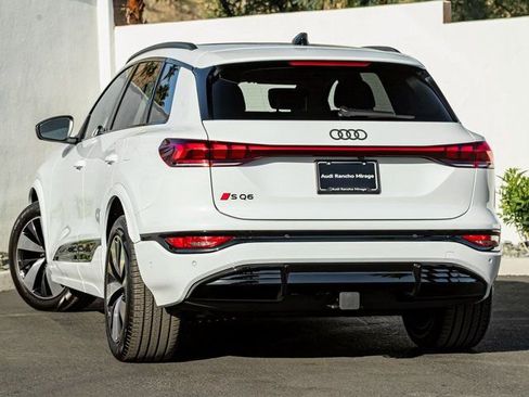New 2025 Audi SQ6 e-tron Prestige image 9