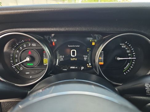 Used 2022 Jeep Wrangler Unlimited Sahara w/ Cold Weather Group AWD/4WD image 19