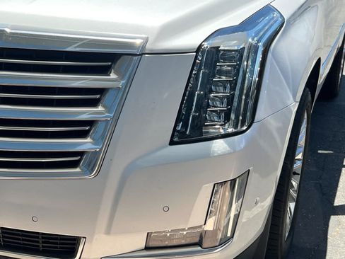 Used 2019 Cadillac Escalade Platinum AWD/4WD image 11
