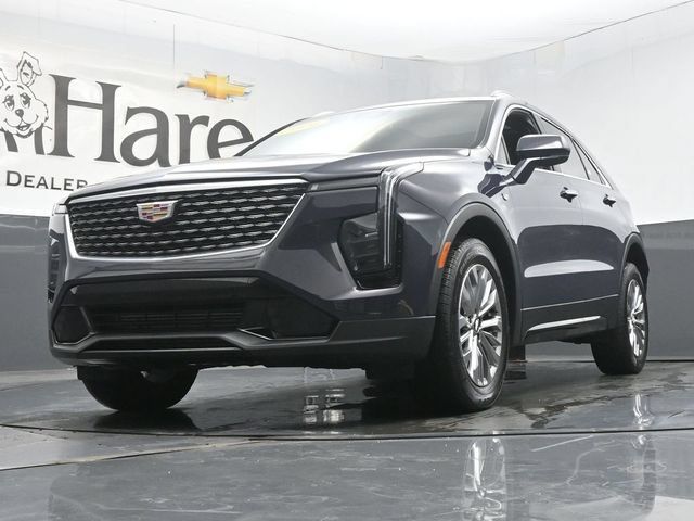 Used 2024 Cadillac XT4 Premium Luxury w/ Cold Weather Package AWD/4WD image 4