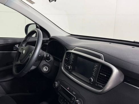 Used 2020 Kia Sorento LX w/ LX I4 Convenience Package image 30