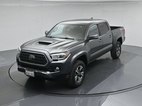 Used 2019 Toyota Tacoma TRD Sport AWD/4WD image 37