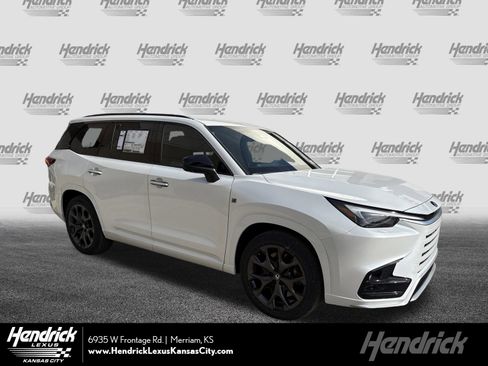 New 2026 Lexus TX 500h AWD image 1