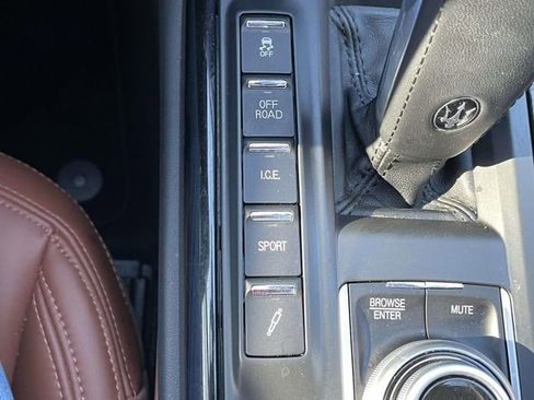 Used 2021 Maserati Levante image 27