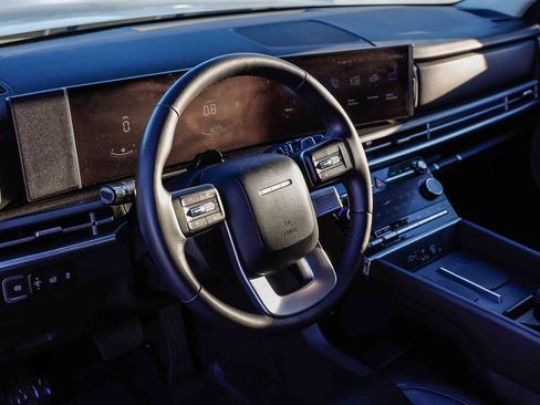 Used 2025 Hyundai Santa Fe SEL image 24