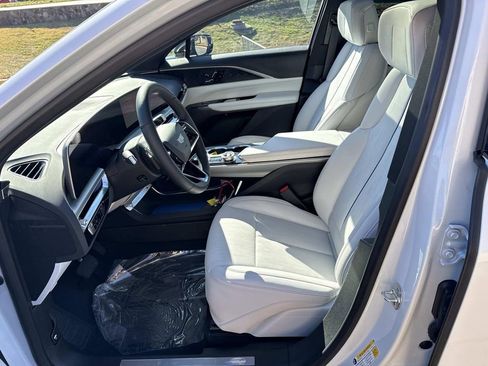 New 2025 Cadillac Lyriq Luxury image 14