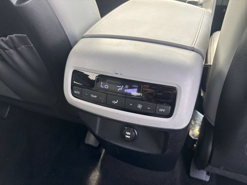 Used 2024 Hyundai Palisade SEL FWD image 25