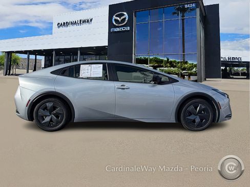 Used 2024 Toyota Prius LE image 9