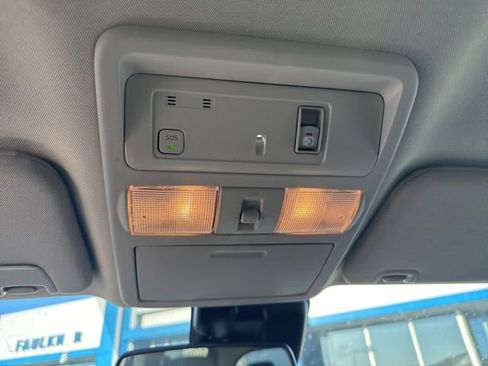 Used 2024 Nissan Titan SV w/ SV Convenience Package AWD/4WD image 21