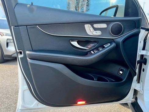 Used 2021 Mercedes-Benz GLC 300 4MATIC image 31