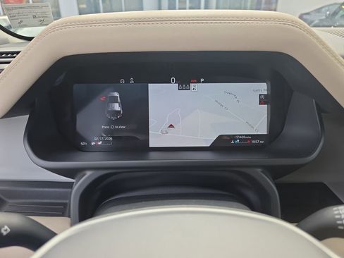 Used 2020 Land Rover Defender 110 SE image 24