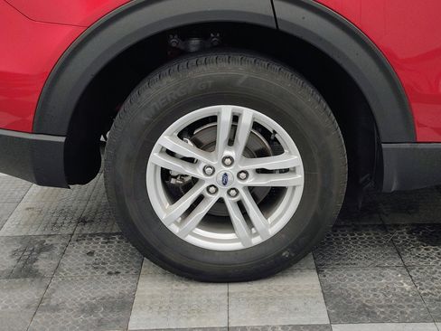 Used 2023 Ford Explorer XLT w/ Equipment Group 202A AWD/4WD image 10