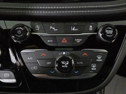 New 2026 Chrysler Pacifica Limited w/ S Appearance Package image 24