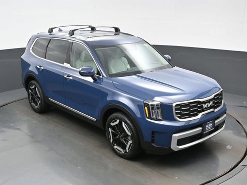Used 2024 Kia Telluride S w/ S Sunroof Package FWD image 42